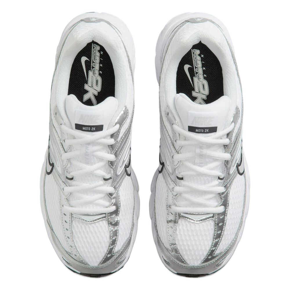 Nike | Unisex Moto 2K (White/Metallic)